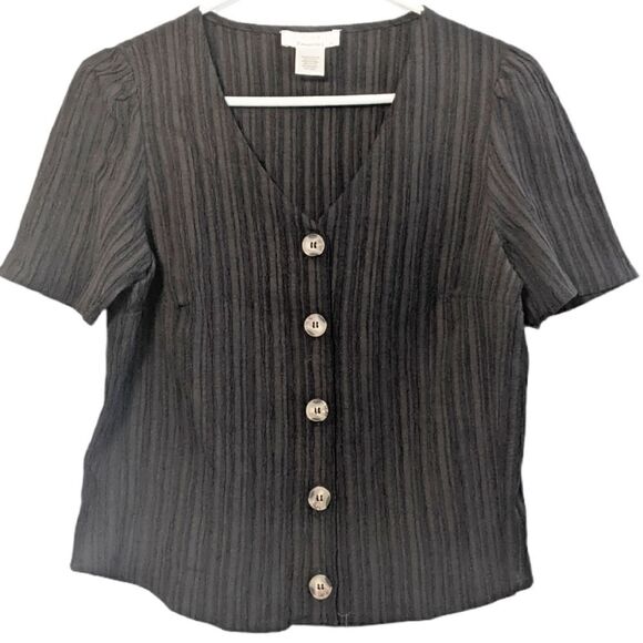 Urban Romantics Cropped Tortoise Shell Button Down - Picture 1 of 7